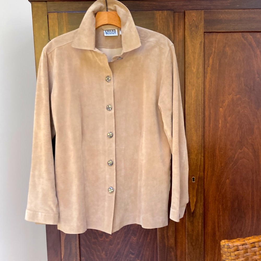 Versatile Camel Suede Jacket - image 2